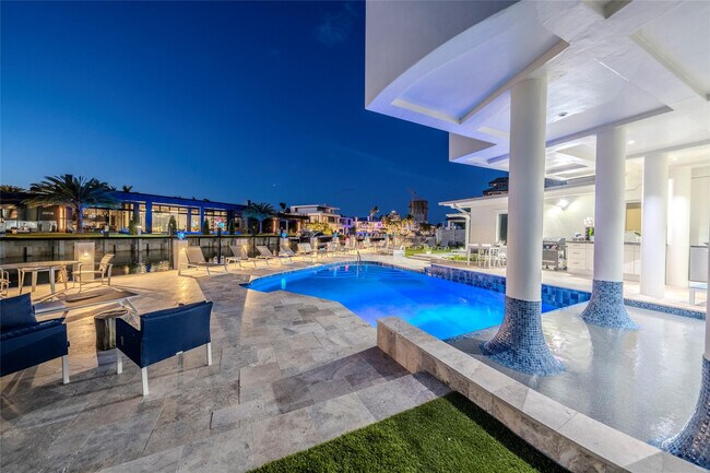 Building Photo - 2523 Castilla Isle