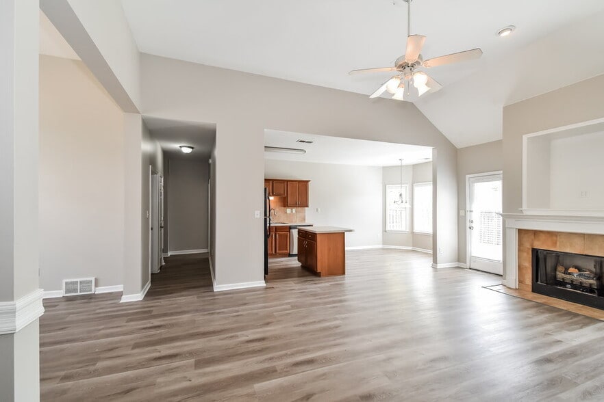 Building Photo - 964 Cully Rd