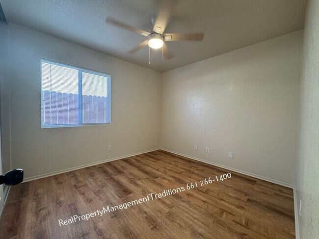 Building Photo - charming 3+2 in Lancaster