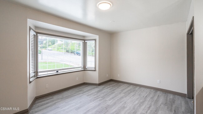 Building Photo - 5901 Hanna Ave