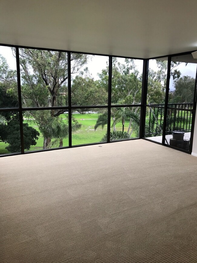 Building Photo - 6th Floor 2 Bedroom 2 Bath Newly remodeled...