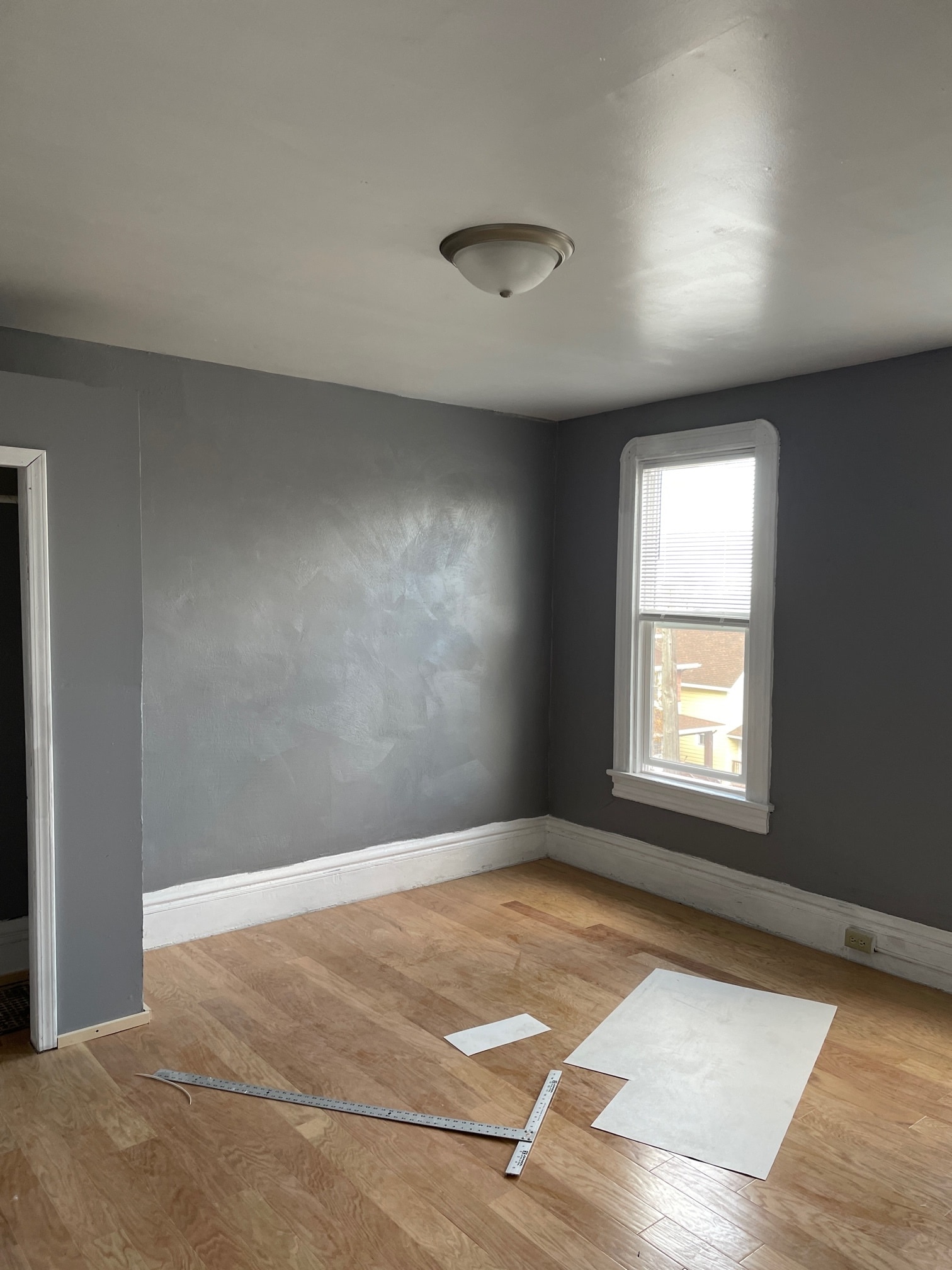 Building Photo - 731 E 5th St