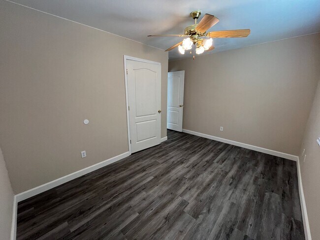 Building Photo - Wonderful Porterville Home Coming Soon!