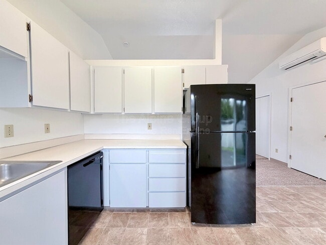 Building Photo - 8991 SW Herb Way