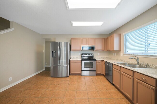 Building Photo - Spacious 4-Bed Home with Fenced Yard and Garage in Cibolo – 2,568 Sq Ft of Comfort