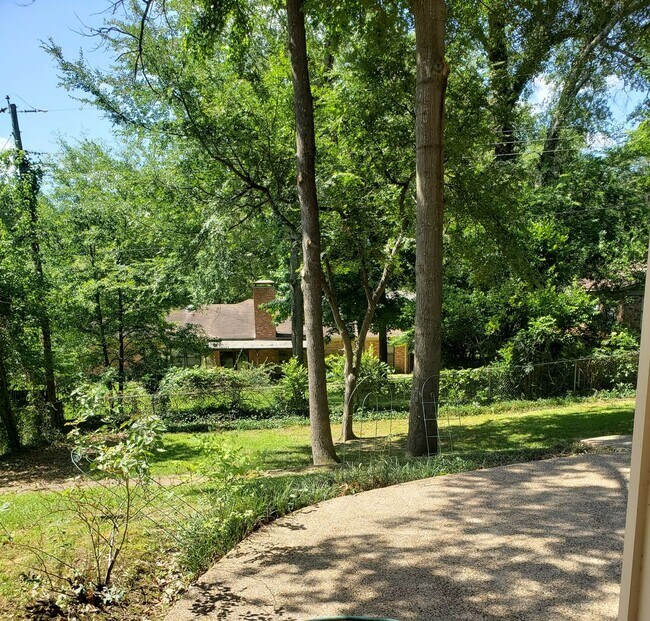 Building Photo - 3 Bedroom Steps from Rudman Trail & Souths...