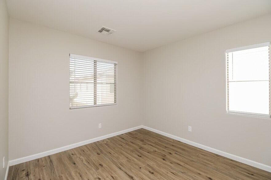 Building Photo - 4743 E Olney Ave