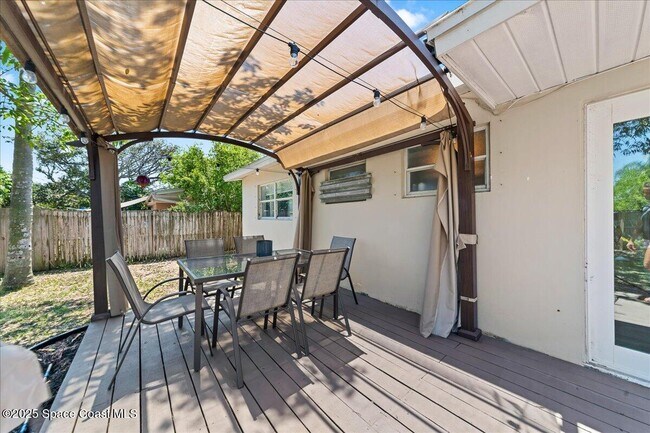 Building Photo - 160 Melaleuca Dr