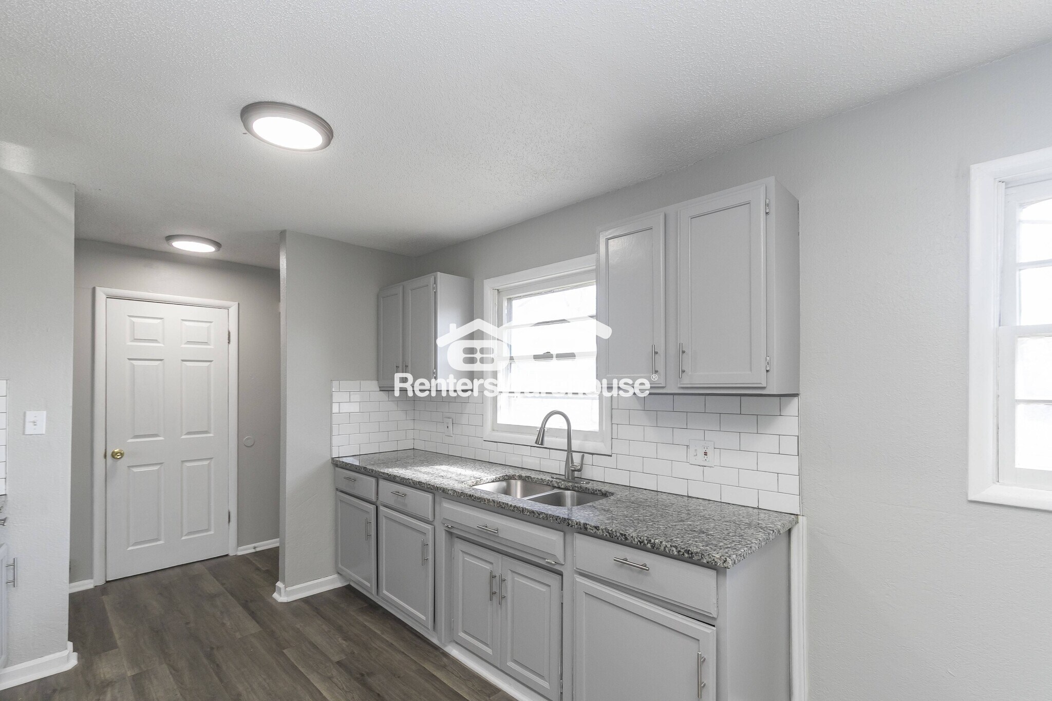 Building Photo - 4714 E 40th Terrace