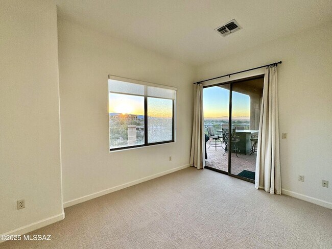 Building Photo - 5926 N Campo Abierto