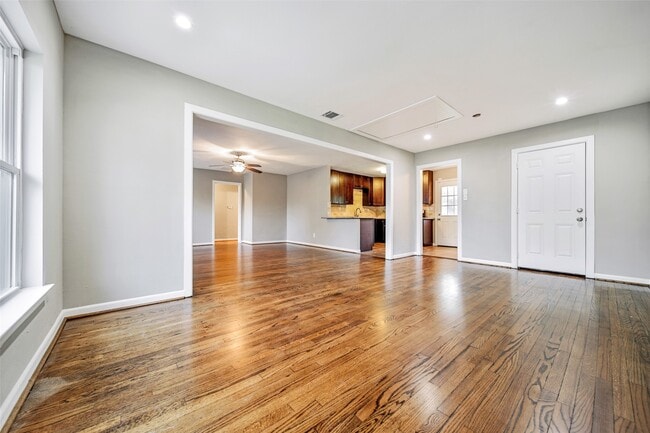 Building Photo - 4421 Lido Ln