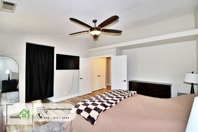 Building Photo - 11540 Vista Del Rio