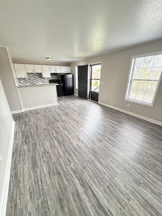 Building Photo - April Savings Are Here! Application Fee WAIVED ALL month!