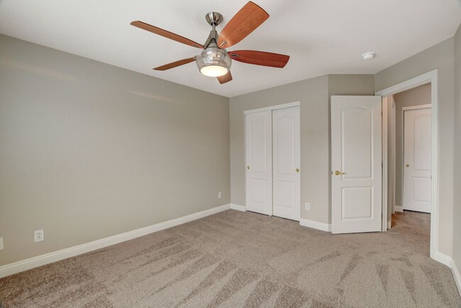 Building Photo - 2 BR Aliante Townhome with Attached Garage...