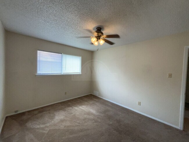 Building Photo - 1510 Rose Ave