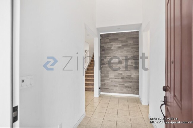 Building Photo - 1339 Sauvignon St