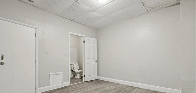 Building Photo - 255 W Lombard St