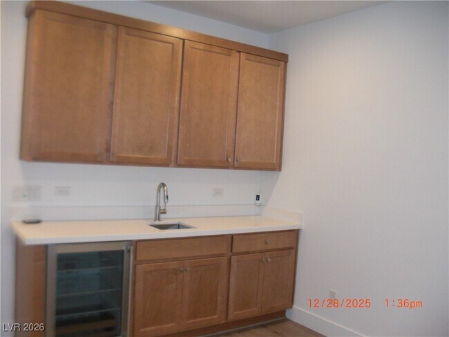 Building Photo - 9751 Evergreen Pne St