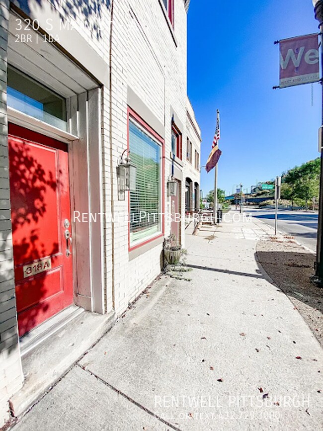 Building Photo - 320 S Main St