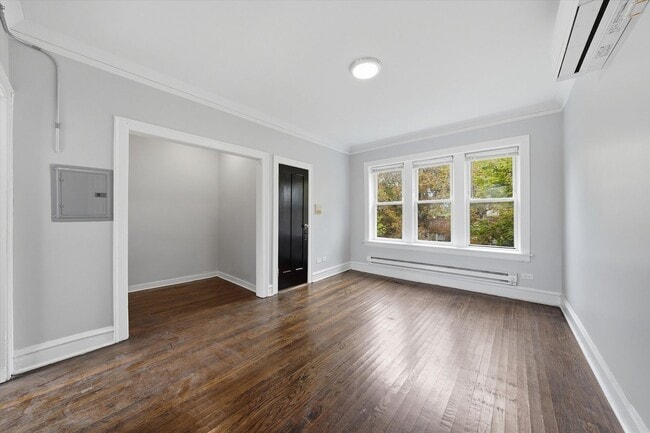 Building Photo - 841 E 80th St