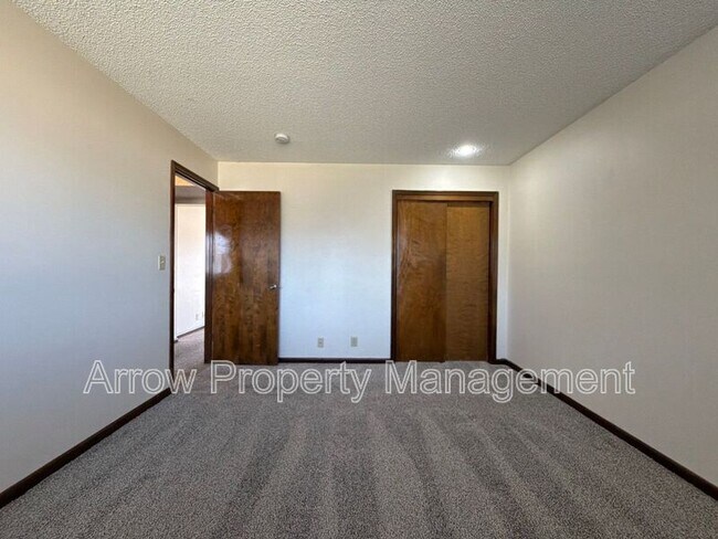 Building Photo - 5050 Prince Rd