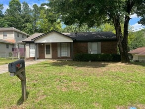 Building Photo - 3 bedroom 1 bathroom off Kicker Rd