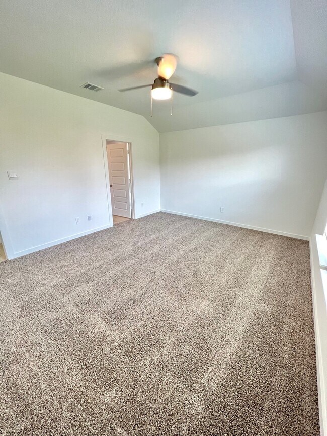 Building Photo - 1631 Solana Dr