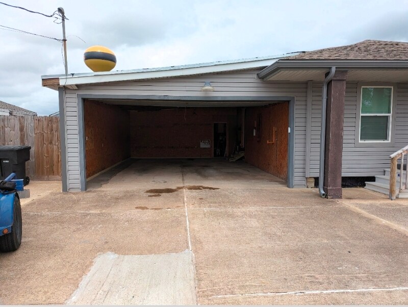 Building Photo - 723 S 33rd St