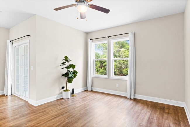 Building Photo - 202 N Stingray Ln