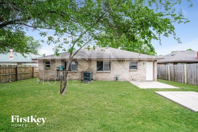 Building Photo - 18607 Andalusian Dr