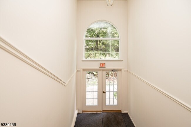 Building Photo - 52 Brookside Ln