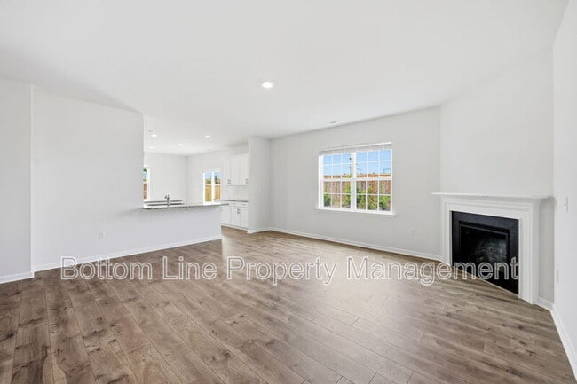 Building Photo - 413 Tucana St
