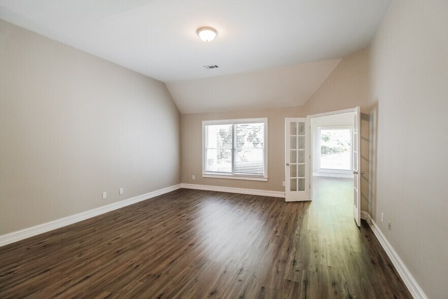 Building Photo - 655 Timber Ives Dr