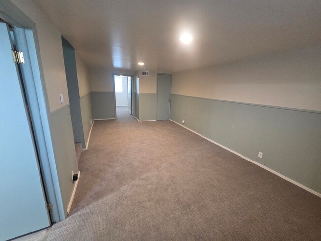 Building Photo - Audubon-Downriver Neighborhood 3+ bedroom, 1 bath corner lot with large, fenced yard