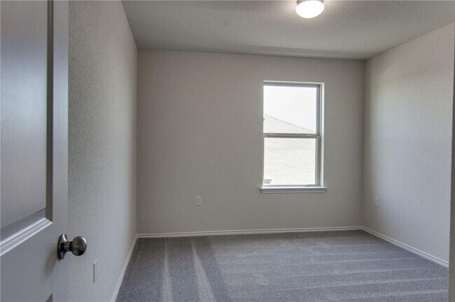 Building Photo - 11817 Eragon Dr