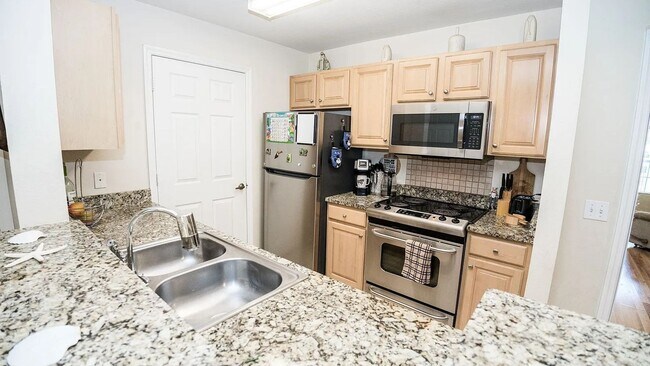 Building Photo - Charming 4BR Townhome in Panama City Beach