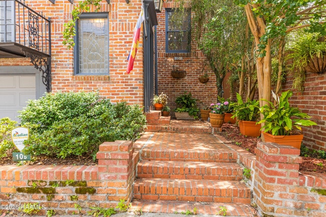 Building Photo - 109 French St