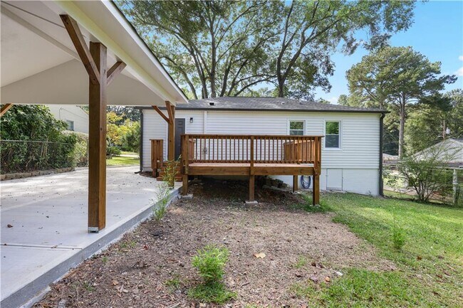 Building Photo - 1967 Sumter St NW