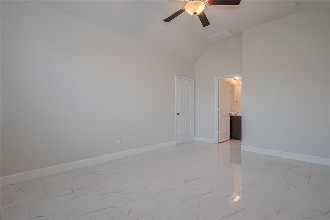 Building Photo - 25919 Aura Lake Ln