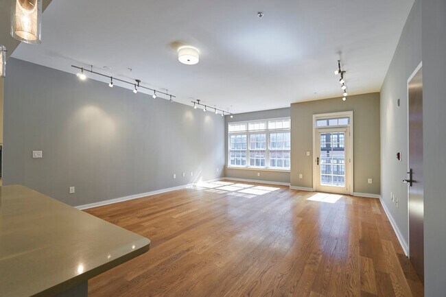 Building Photo - 1610 N Queen St