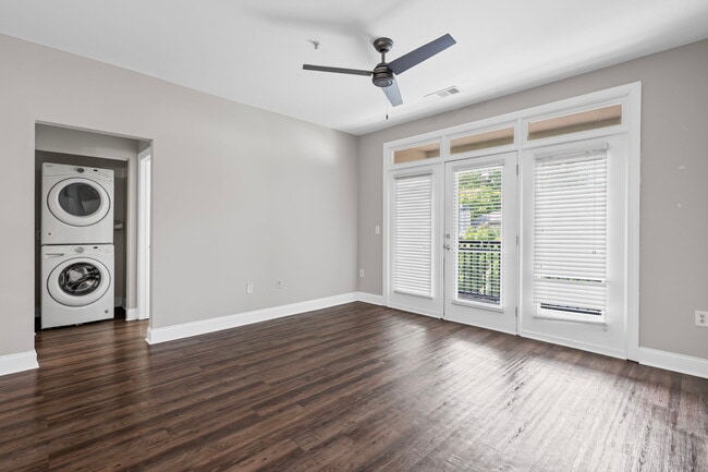 Building Photo - 840 United Ave SE