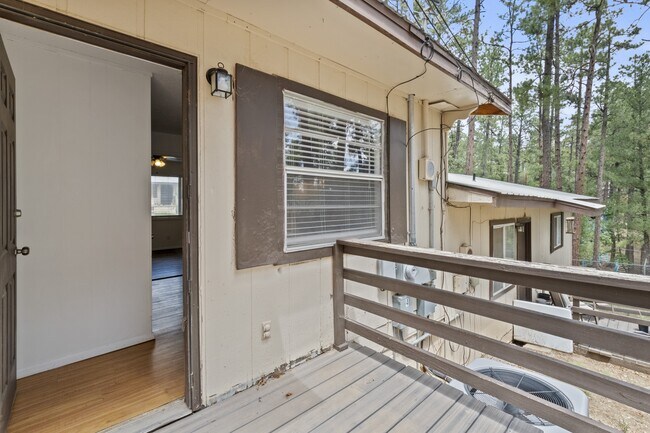 Building Photo - 110 Apache Hills Dr