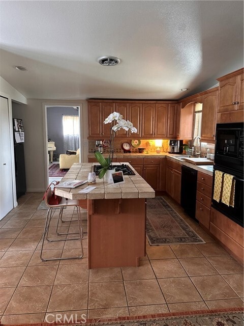 Building Photo - 43815 Marigold Dr