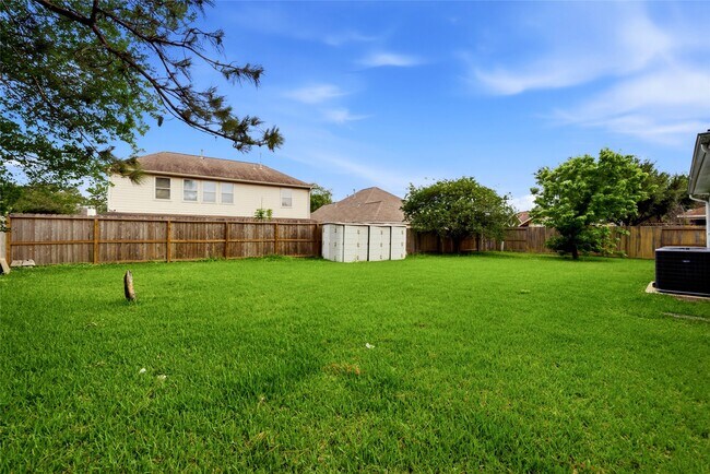 Building Photo - 3711 Slocom Dr