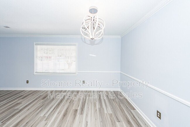 Building Photo - 176 Foxborough Rd
