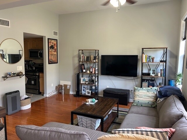 Building Photo - 365 1st St