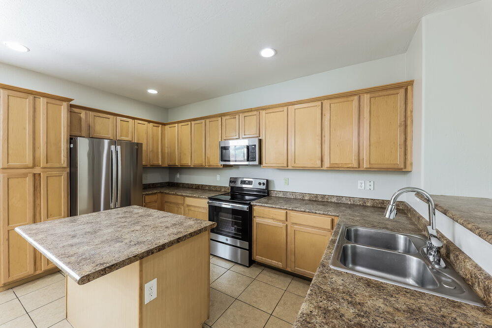 Building Photo - 7612 S 68th Dr