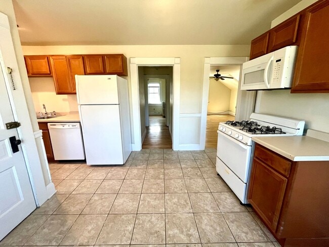 Building Photo - 3956-3958 N Murray