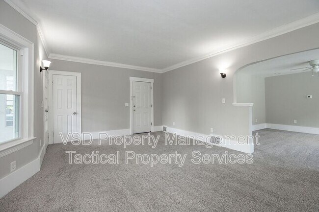 Building Photo - 3694 E 147th St