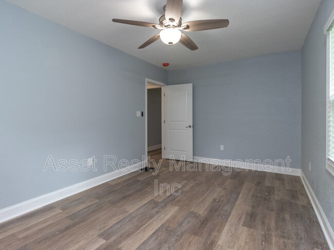Building Photo - 5211 Holston Dr